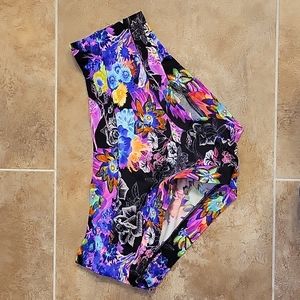 Cleo the Hurricane Classic Hot Pants Size Small